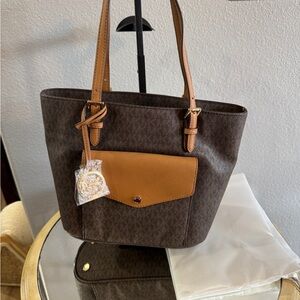 Michael Kors Medium Jet Set Tote NWT